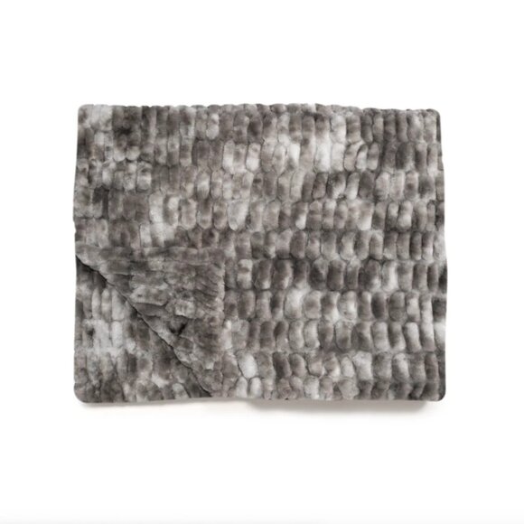 Lola Blanket NWT - Picture 2 of 3